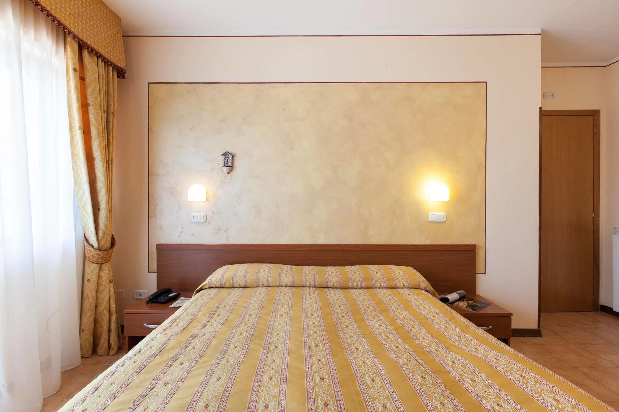 Hotel Fabbrini Abbadia San Salvator Ngoại thất bức ảnh